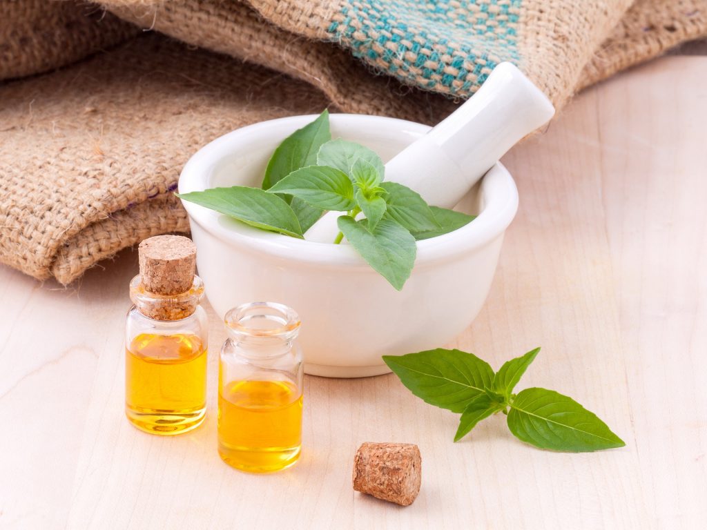 Naturalna Aromaterapia – zastosowanie olejków eterycznych i ich właściwości