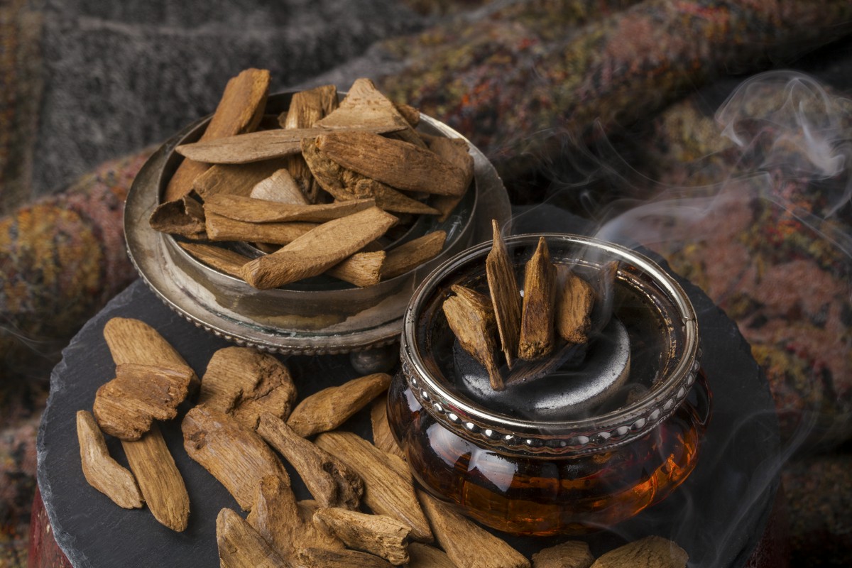Kadzidła sosnowe – naturalny sposób na świeżość i relaks